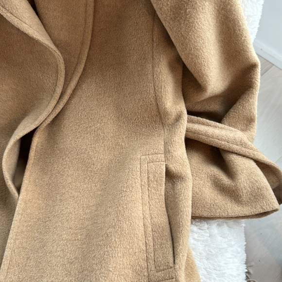Vintage Camel Coat - Picture 4 of 6